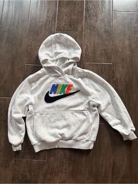 Nike Kids’ Club Chenille Pullover Hoodie in Birch Heather Size 7